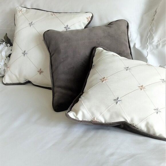 Pewter Velvet and Creamy Silk Shantung 3 Pillow Set 14 x 14 NEW - Picture 4 of 10